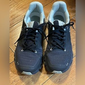 On running shoes size 6.5